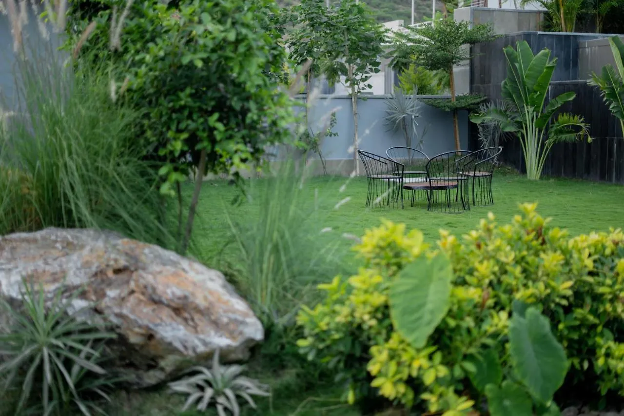 The Lake Edge Villa Udaipur 0*,